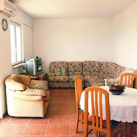 With Parking Space Brgujac, Vis - 8919 Apartmán *